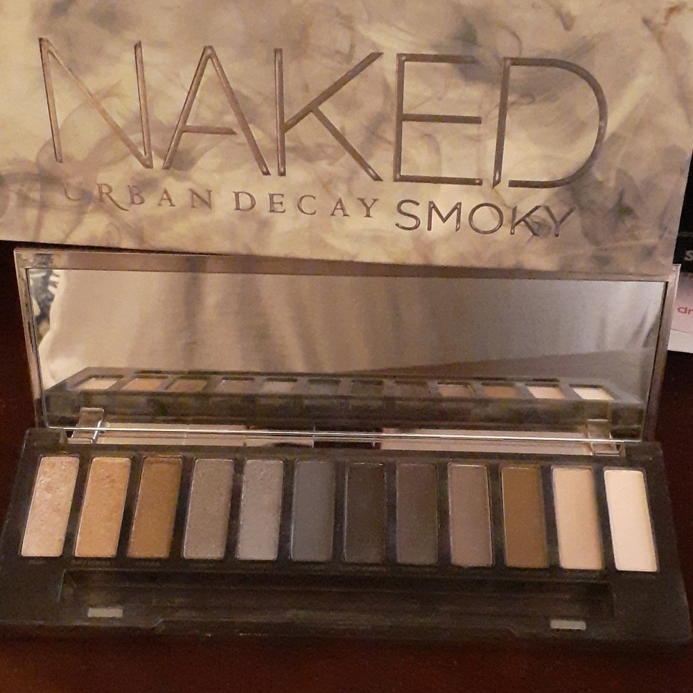 Naked Urban Decay Smoky palette